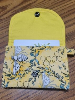 Bee-Themed Yellow Card Wallet